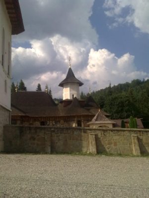 1 MănăstireaPetru Vodă veche