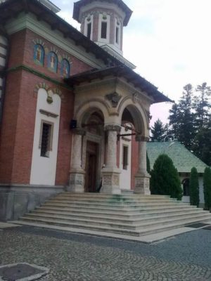 Mănăstire foto JN